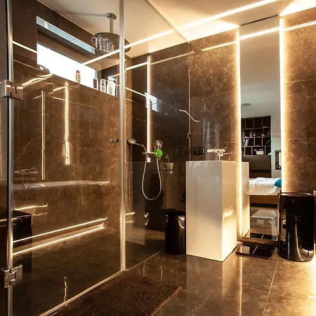 Contemporary With Fireplace & Terrace Апартаменты