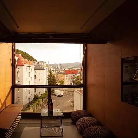 Contemporary With Fireplace & Terrace Apartamento Banská Bystrica